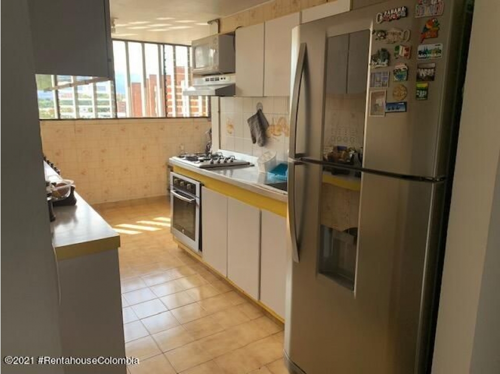 Apartamento en  Niza(Bogota) RAH CO: 22-756