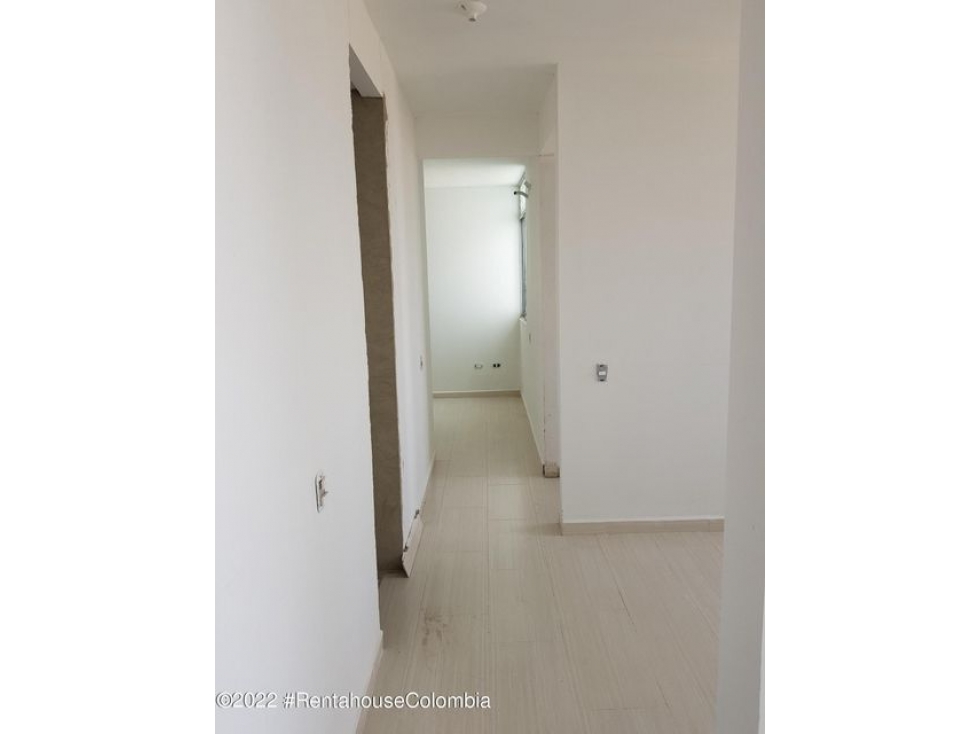Apartamento en  Villa Nueva RAH CO: 22-2459