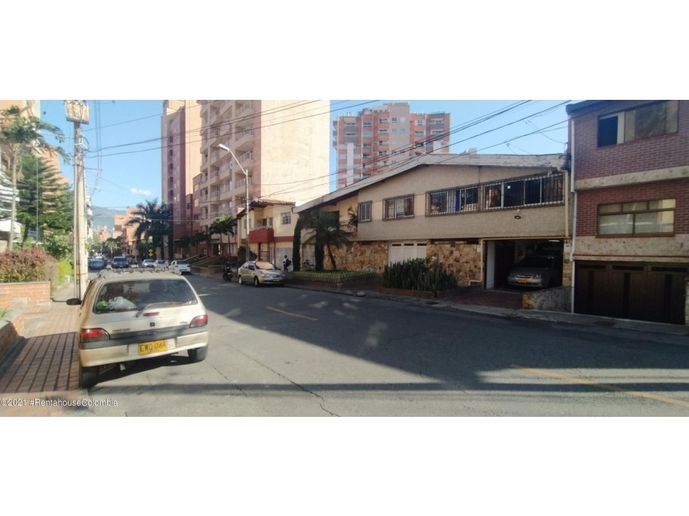 Apartamento en  Laureles(Medellin) RAH CO: 23-1464