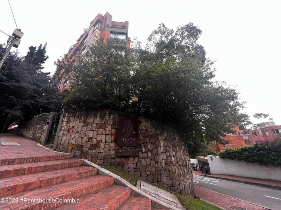 Apartamento en  Los Rosales(Bogota) RAH CO: 24-658