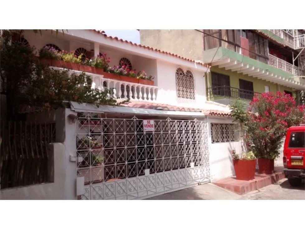 CASA EN VENTA - SANTA MARTA