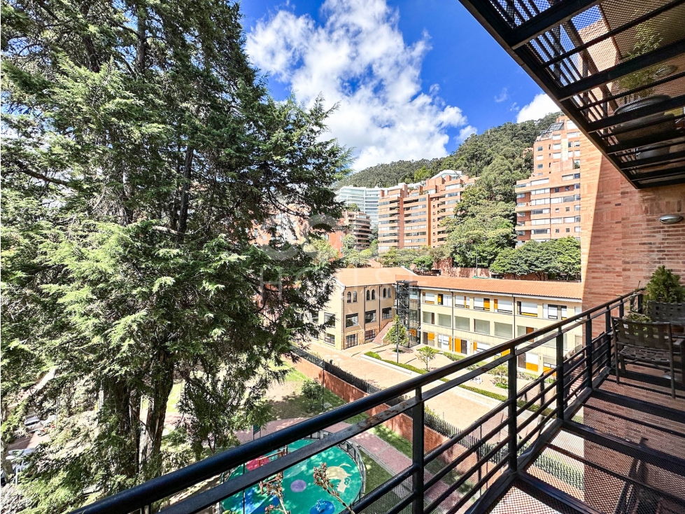 Apartamento con terraza amoblado o sin amoblar en arriendo en Rosales