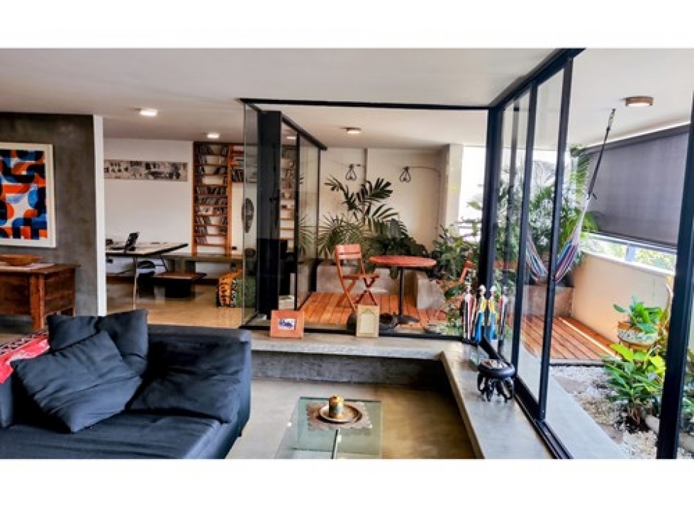 Hermoso y Amplio apartamento de estilo contemporáneo en venta en Cali