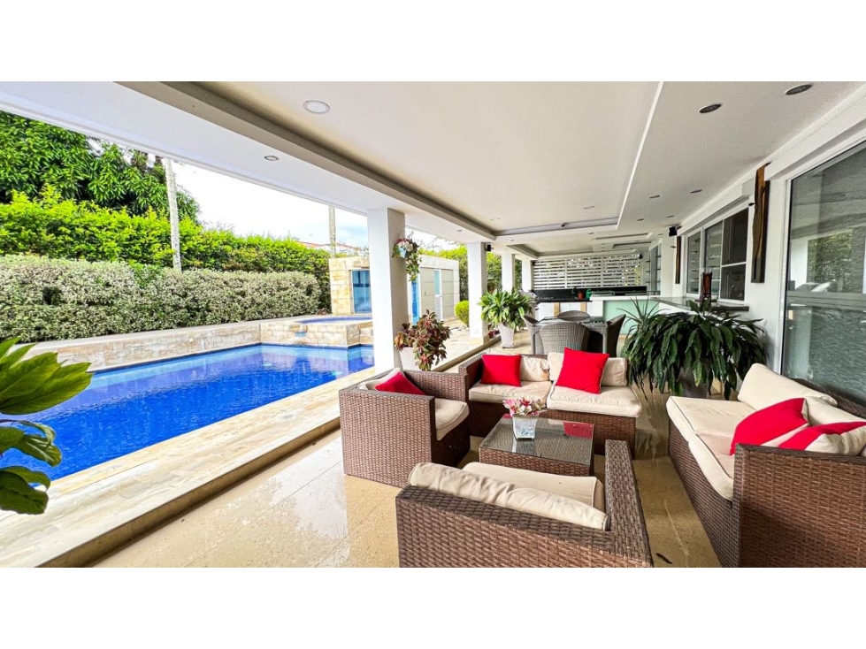 A la venta espectacular casa con piscina en Pance, Cali, colombia!