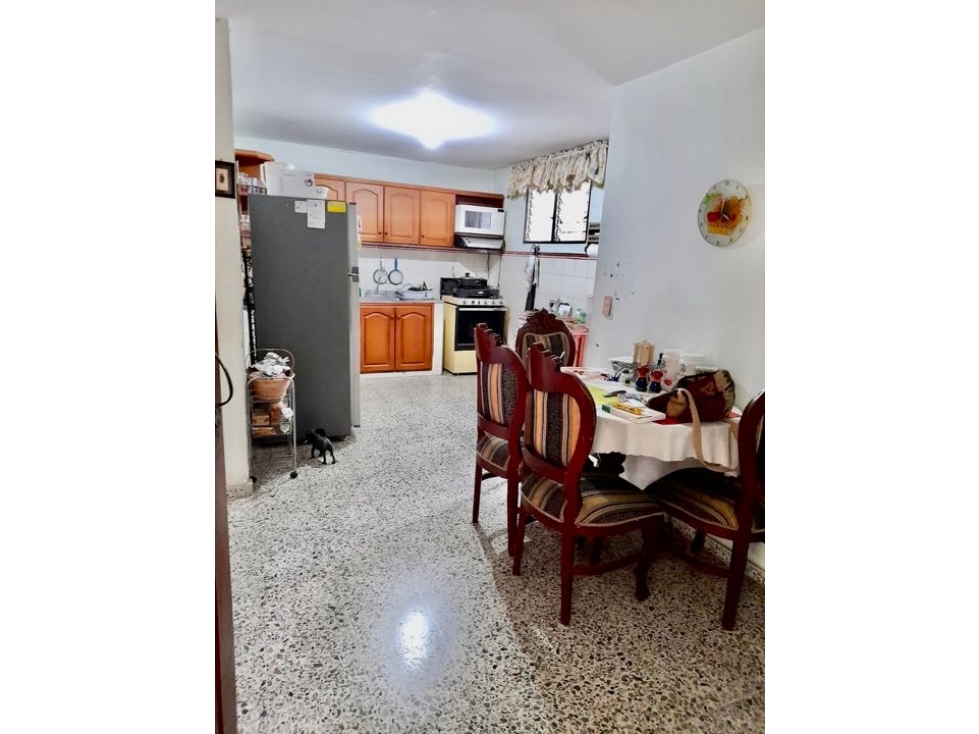 VENTA DE CASA BARRIO PEREZ TERCER PISO 140 m2